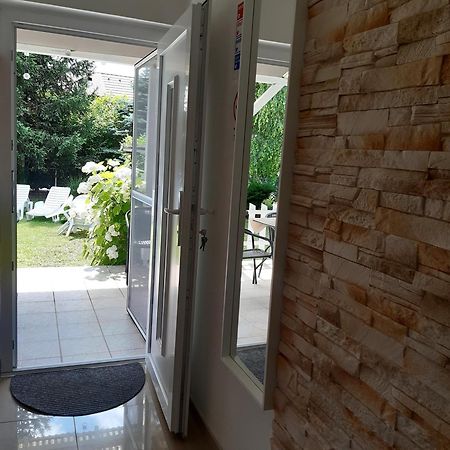Holiday Home Balatonszarszo Bagian luar foto