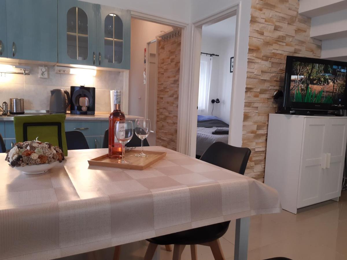 Holiday Home Balatonszarszo Bagian luar foto