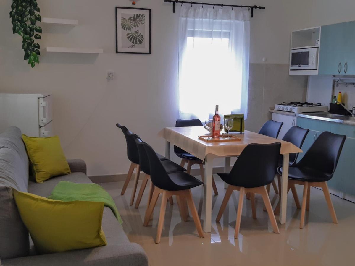 Holiday Home Balatonszarszo Bagian luar foto