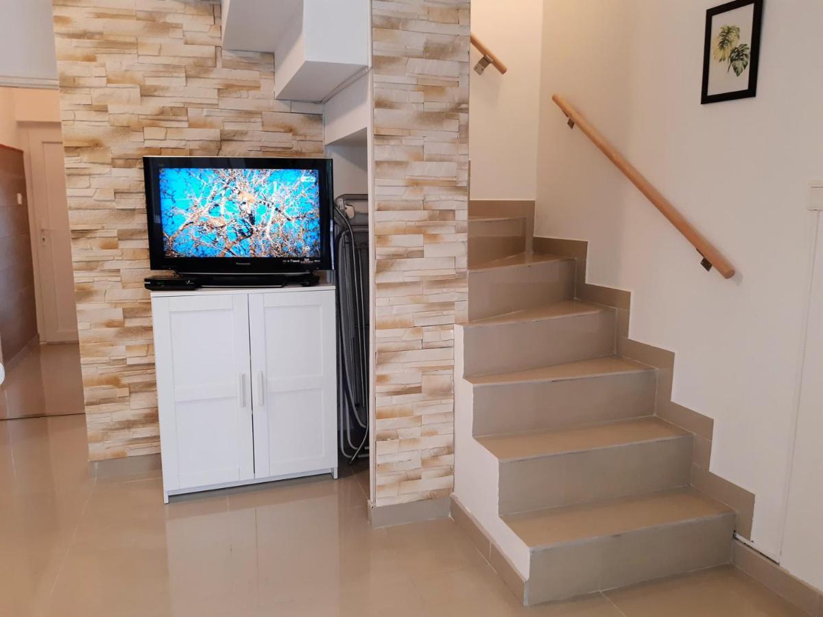 Holiday Home Balatonszarszo Bagian luar foto