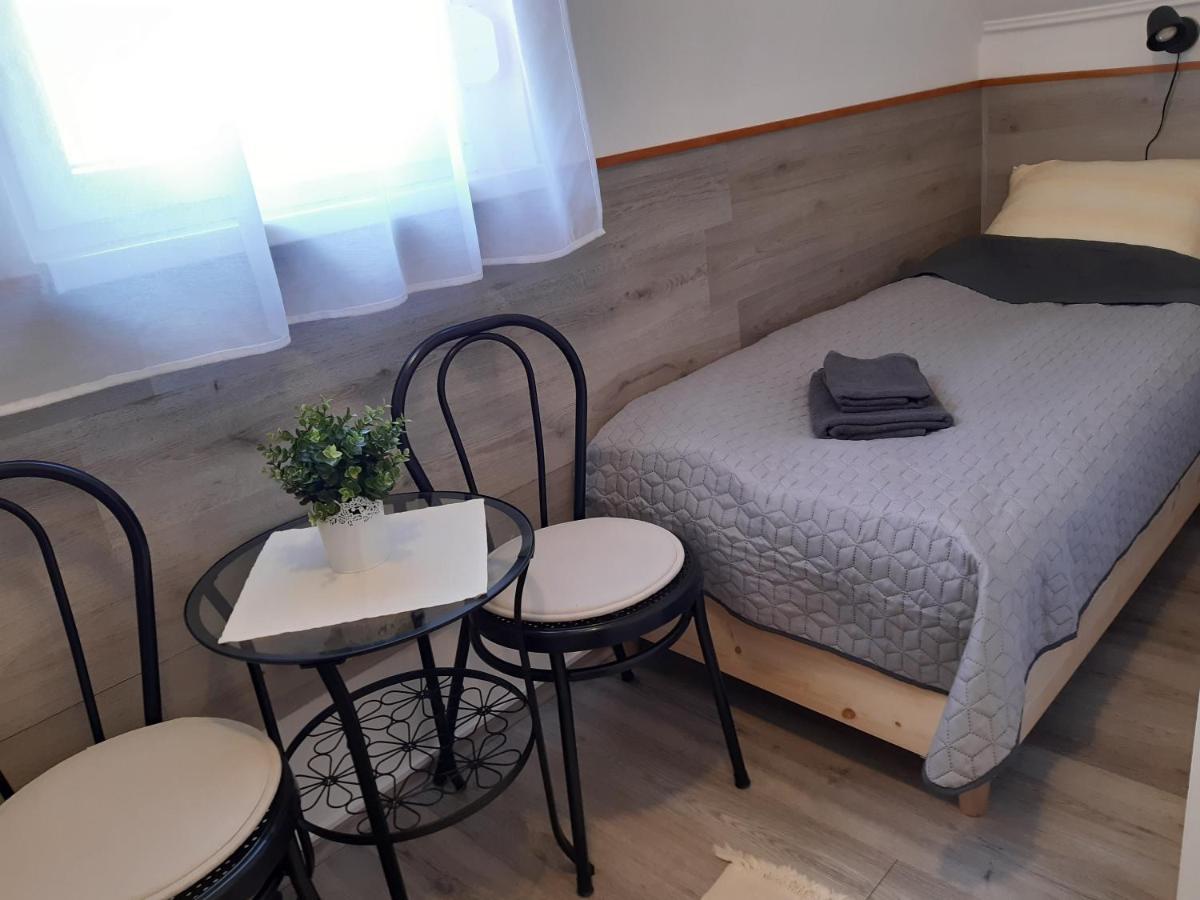 Holiday Home Balatonszarszo Bagian luar foto