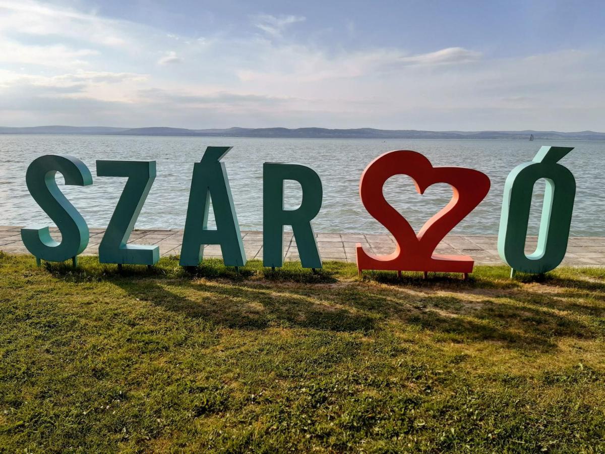 Holiday Home Balatonszarszo Bagian luar foto