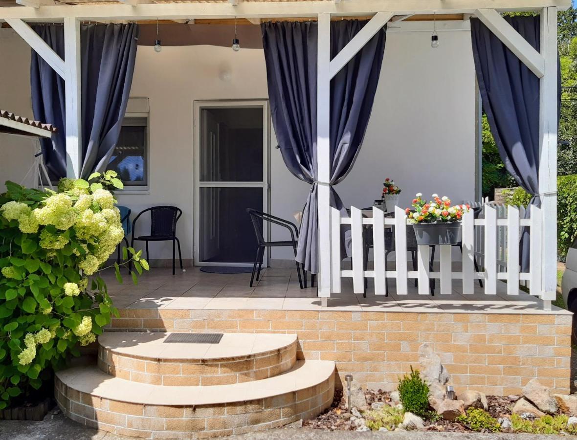 Holiday Home Balatonszarszo Bagian luar foto