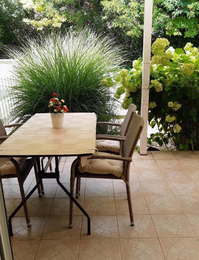 Holiday Home Balatonszarszo Bagian luar foto