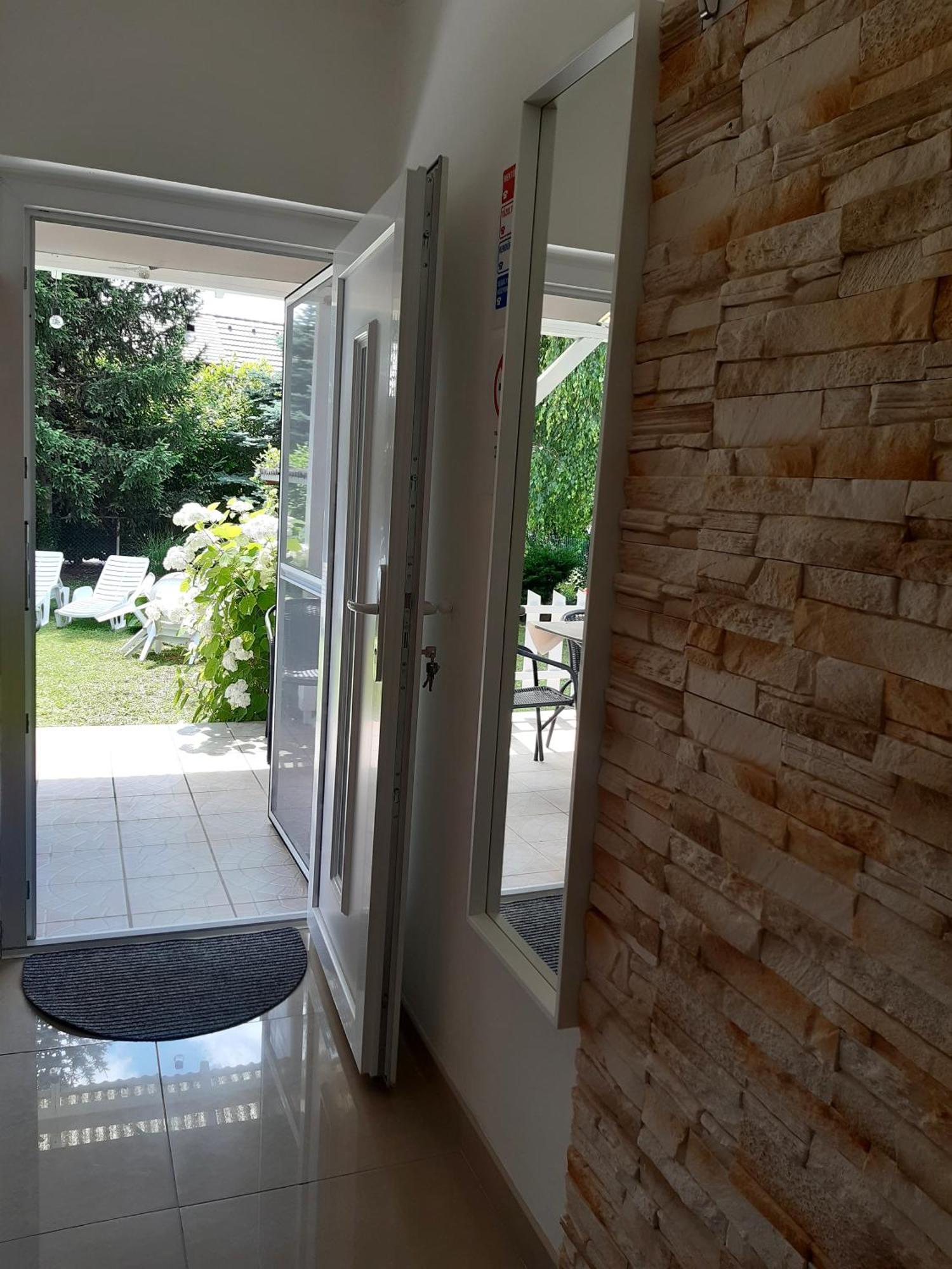 Holiday Home Balatonszarszo Bagian luar foto